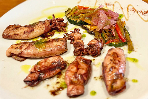 chipirones Chipirones a la plancha en Sallent de Gállego Restaurante Emboca
